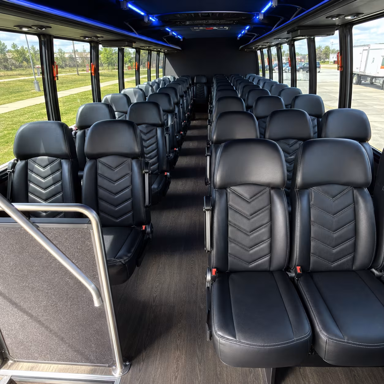 minibuses and charter buses to the reach museum and richland science destinations