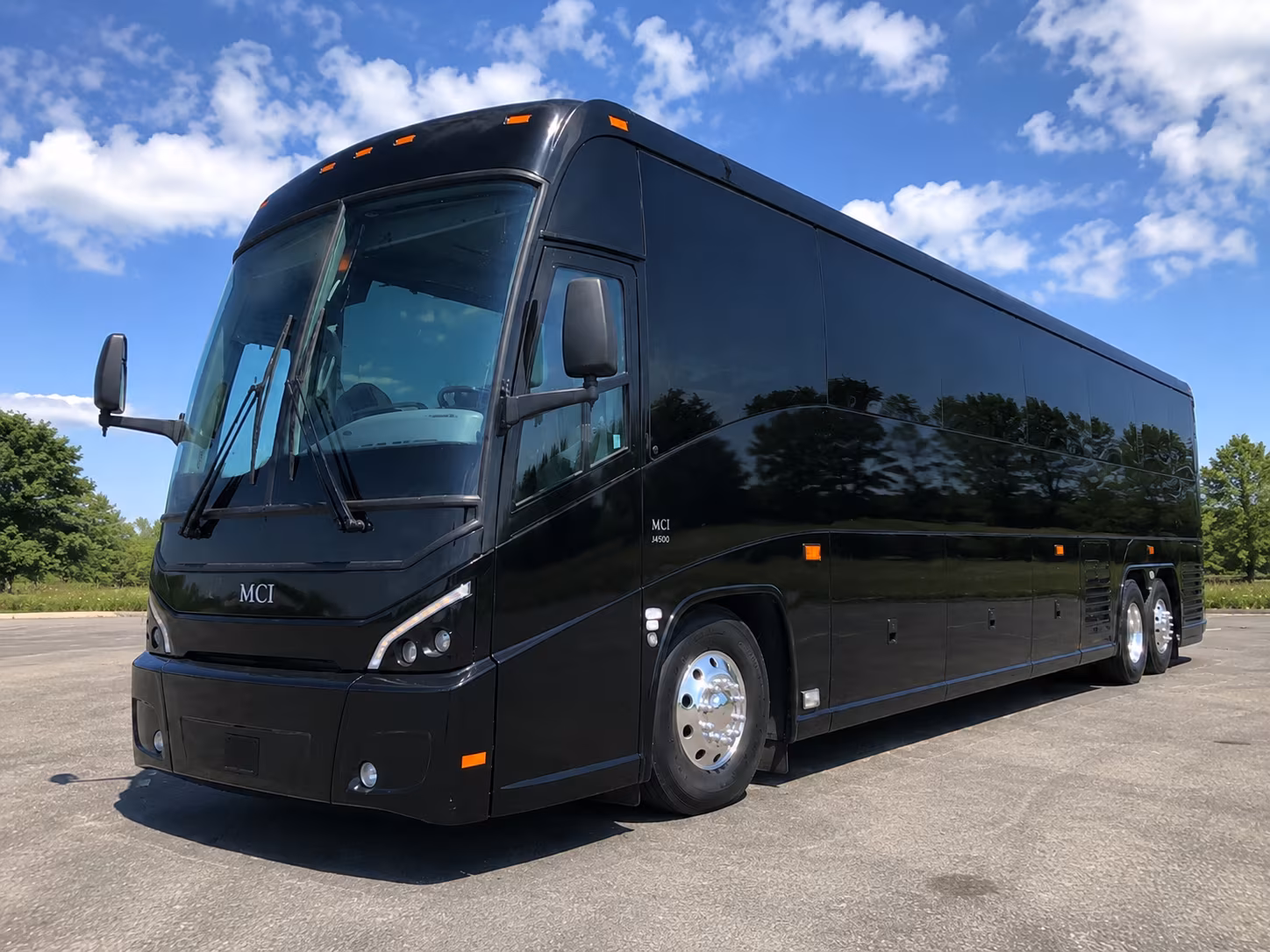 winery wedding venue shuttle buses in the columbia valley